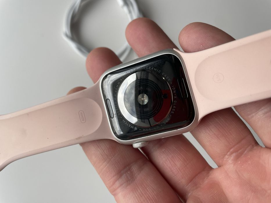 • Apple Watch • Gen 4 • 40mm•