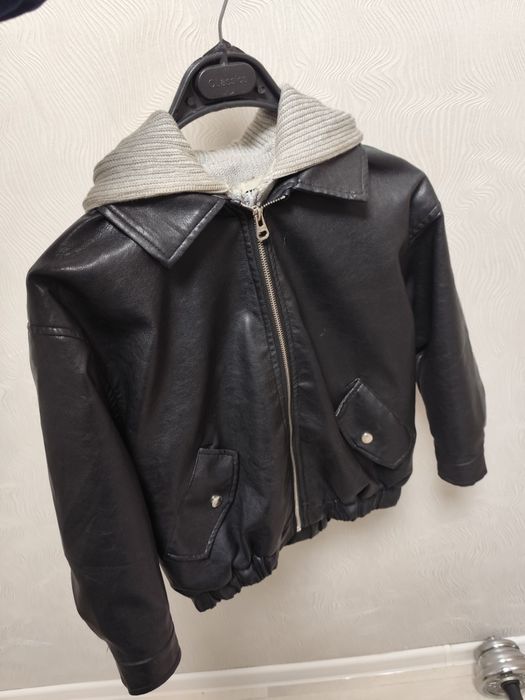 Продам детскую куртку