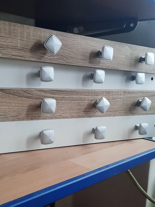 Закачалка за антре