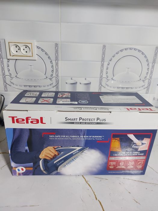 Утюг Tefal Easygliss Plus FV5770E0 синий