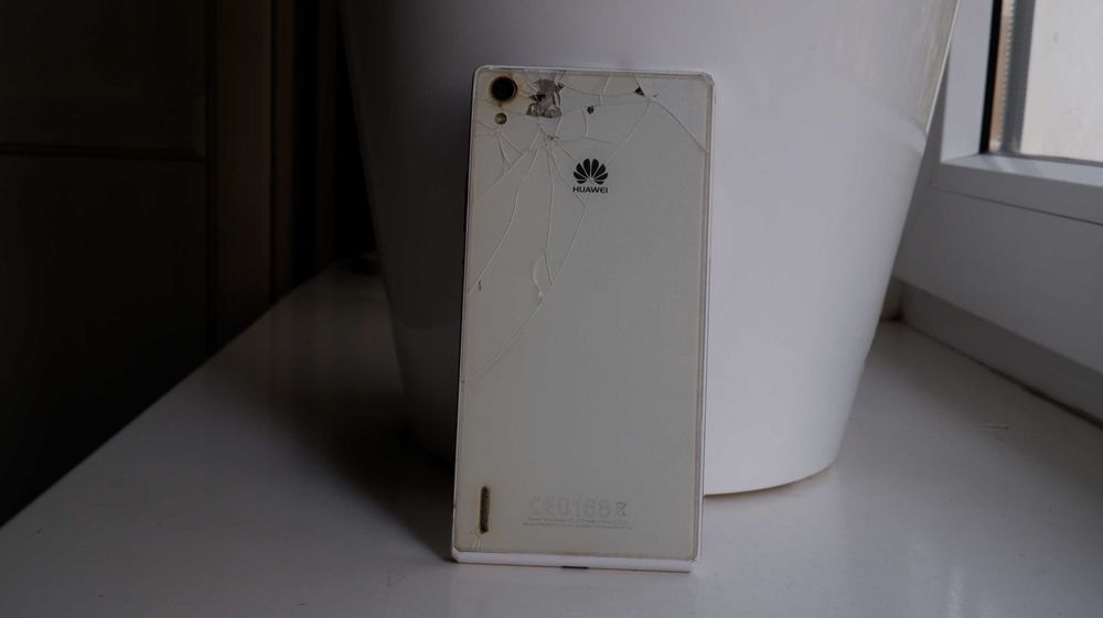 Телефон Huawei на запчасти