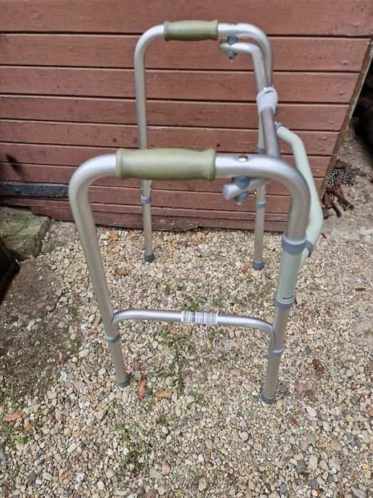 Помощна, раздвижна проходилка