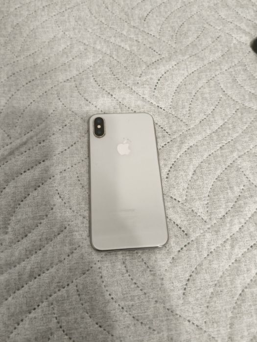 Телефон iPhone 10