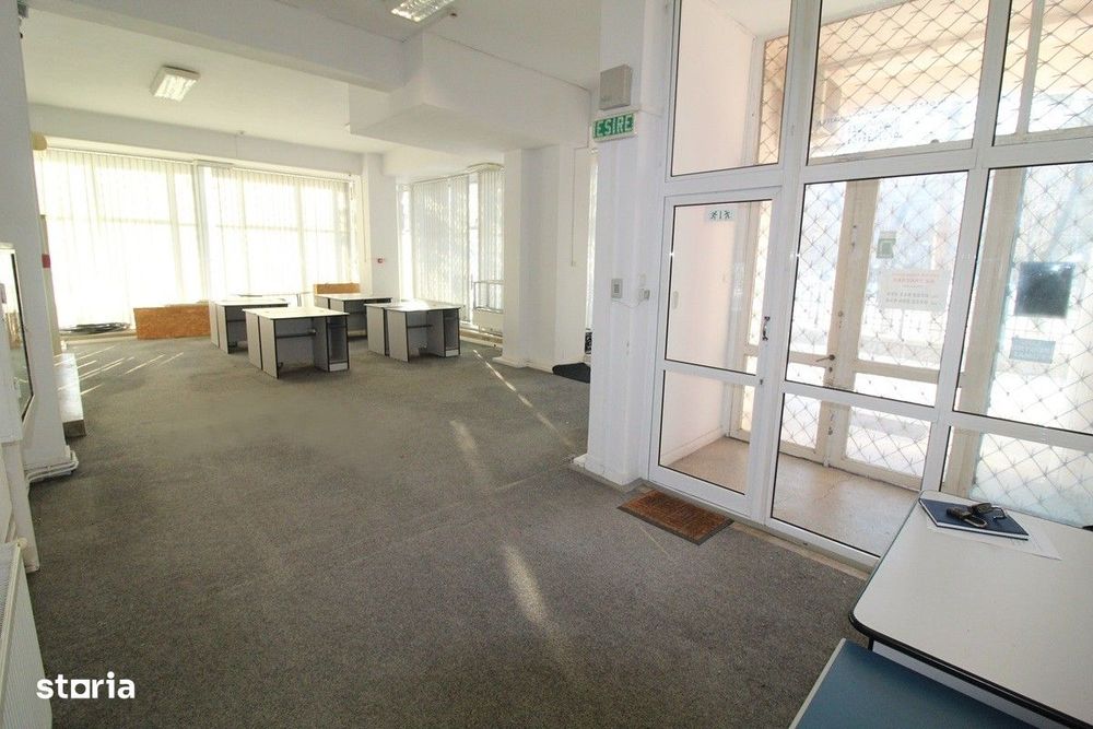 Vând spațiu comercial în Hunedoara, Central-Parcul Tineretului, 198mp