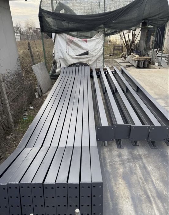 Vand structura metalica se poate oferi si montajul