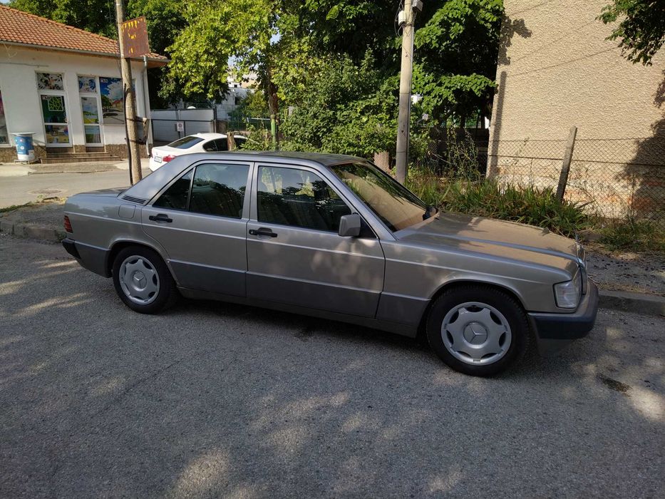 МЕРЦЕДЕС 190 2.0 Бензин