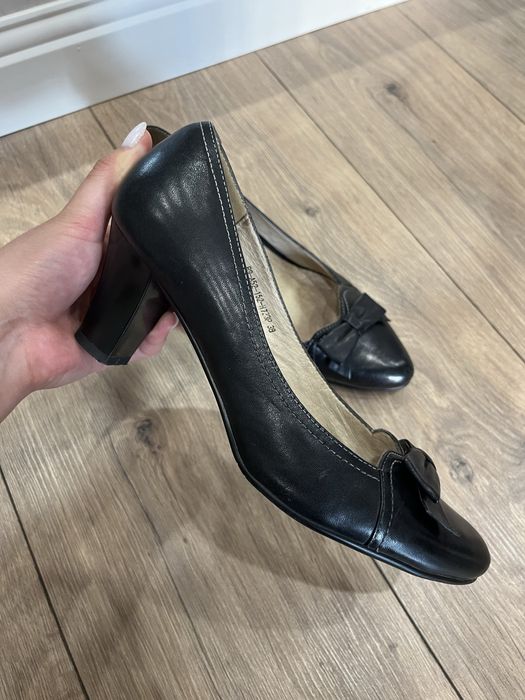 Продам кожаные туфли женские