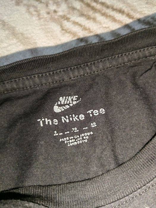 Nike Air Swoosh, Adidas