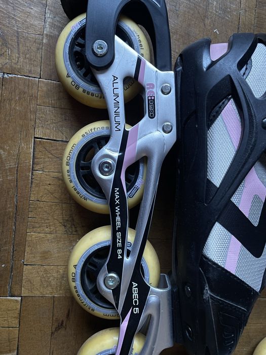 Ролики черно-розовые 36рр