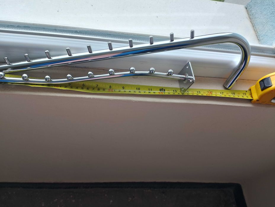 Чисто нови закачалки за стена с 9  пъпки - цената е за един брой