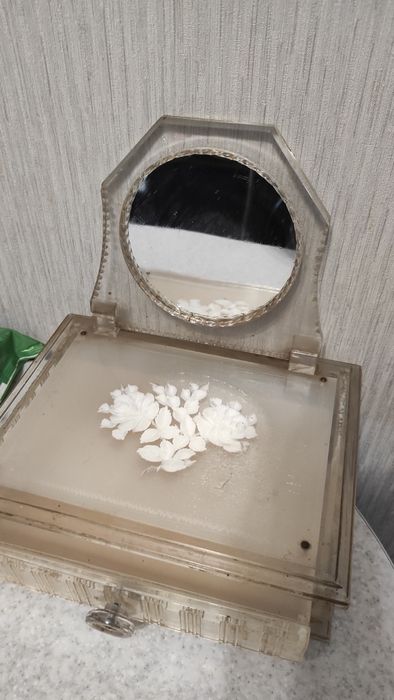 Шкатулка с зеркалом