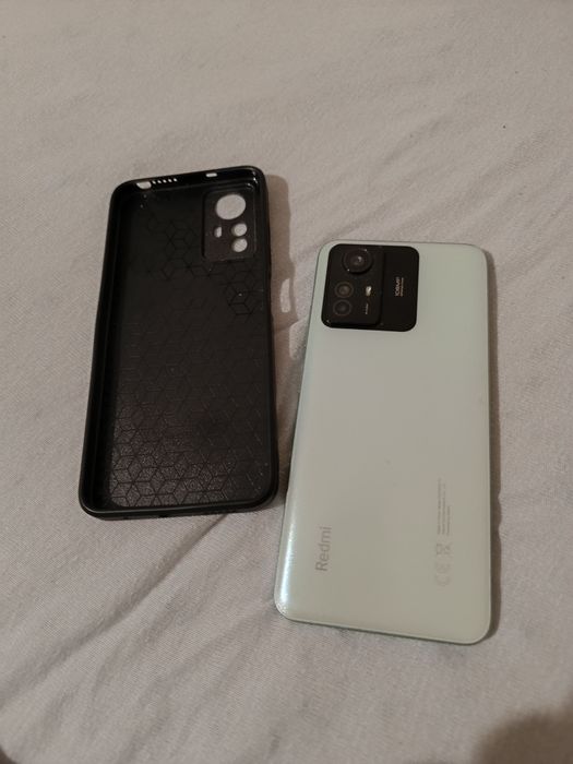 Продавам телефон