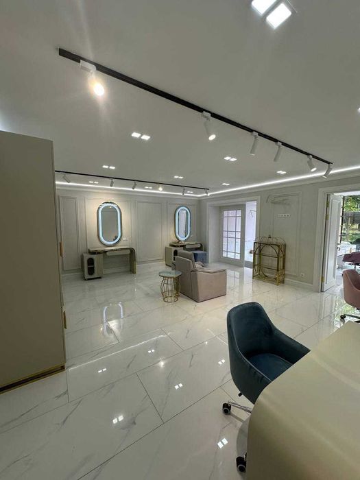 Коммерческое помещение 125 м2, Divan, первая линия