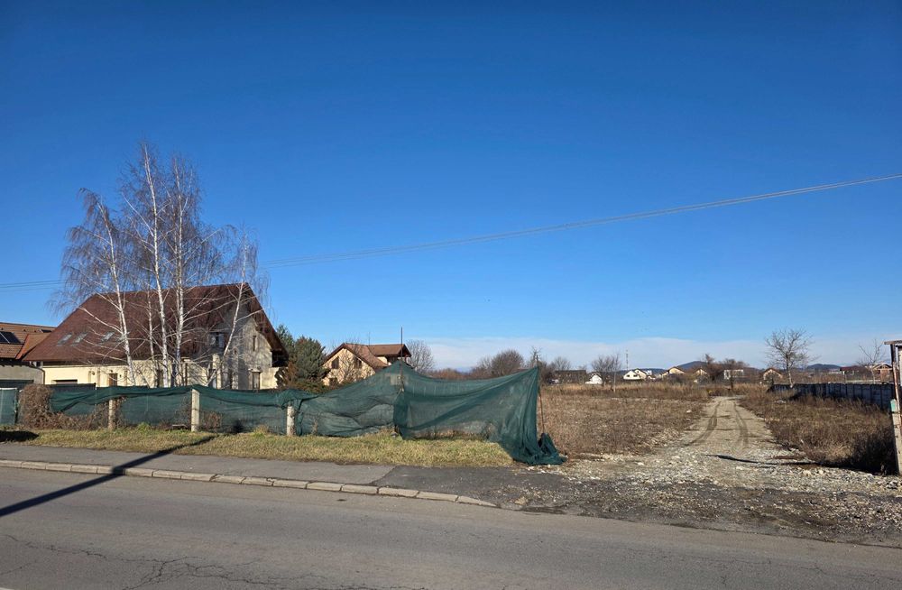 2440 mp la asfalt, cu utilități + PUD 3 case si AC