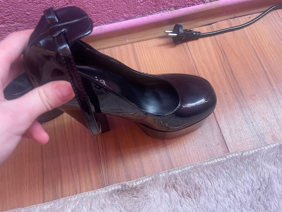 Черни  токчета 16 см