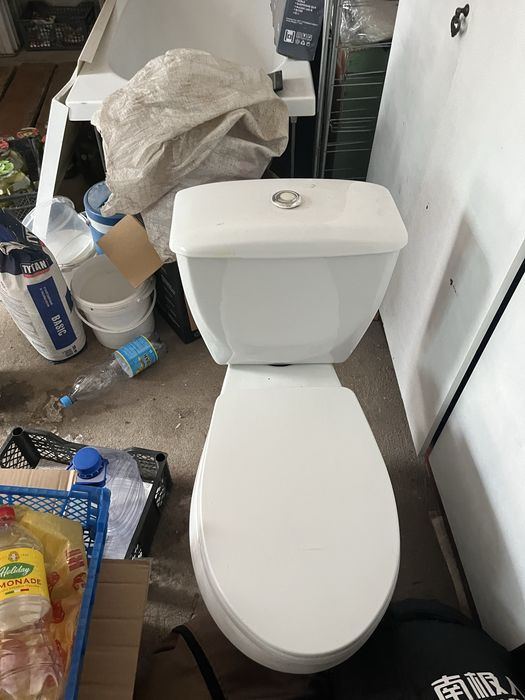 Продам унитаз б/у.