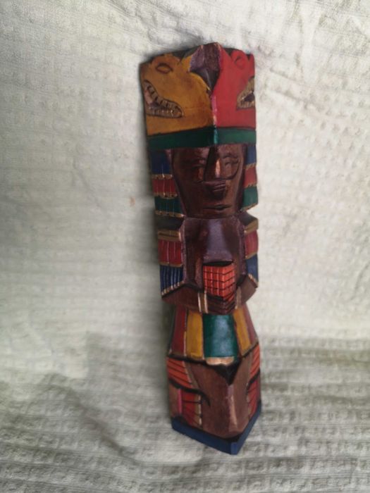 sculptura lemn-totem indian