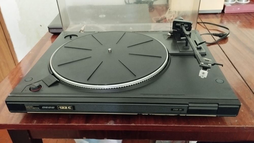 Проигрыватель Вега 122С