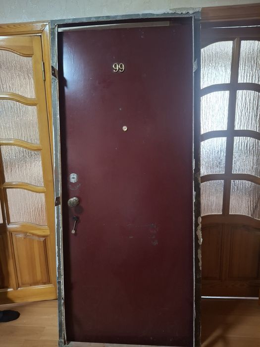 Продам двери входные