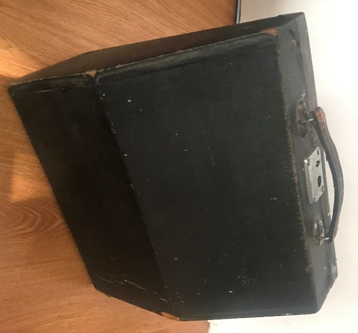 Старинна пишеща машина ЕРИКА/Erika