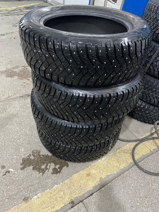 Продам зимние шипованные баллоны