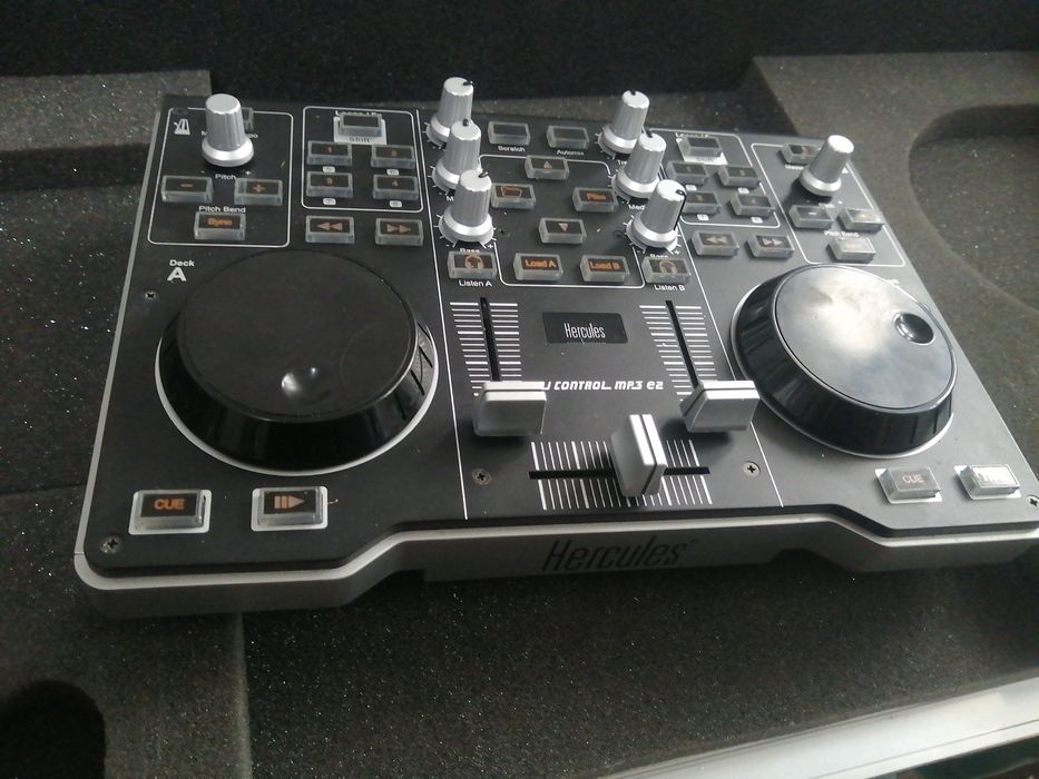 Consola dj Hercules MP3 e2