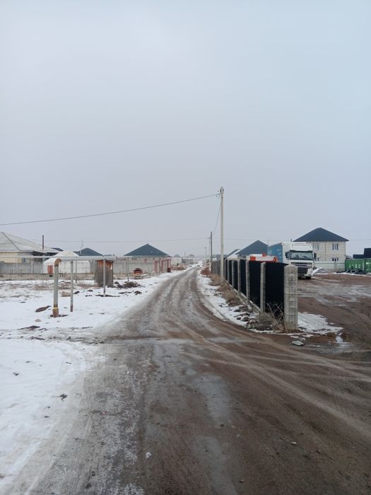 Продам недостроенный дом с участком