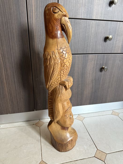 Sculptura mare din lemn masiv