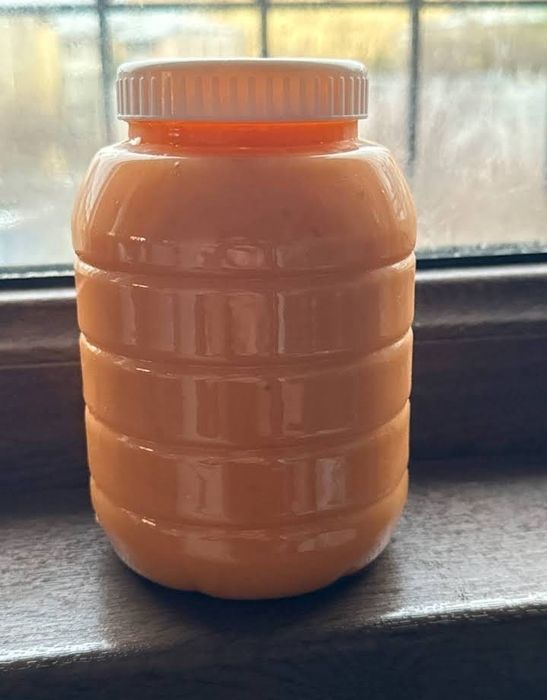 Toza asal. Zomin tog‘laridan yeg‘ib olingan toza asal.