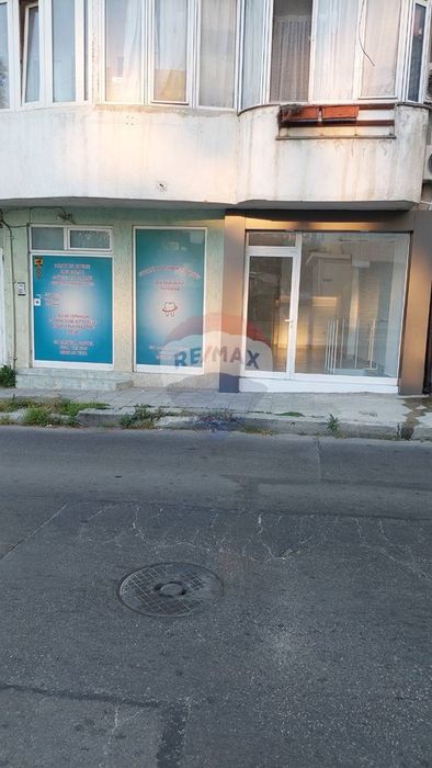 Дава се под наем Магазин в Варна, Бизнес хотел - 52 кв.м за 400 € - Снимка #1