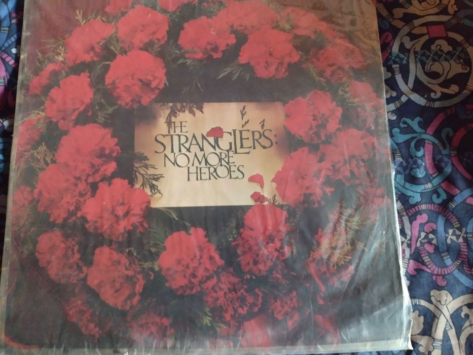 Продавам грамофонна плоча и аудиокасетки