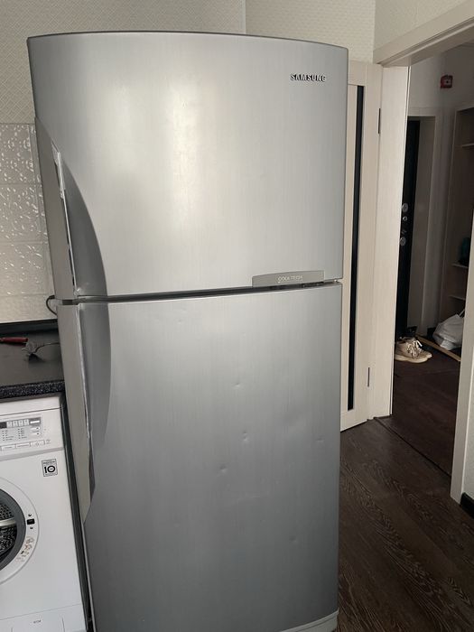 Холодильник LG.