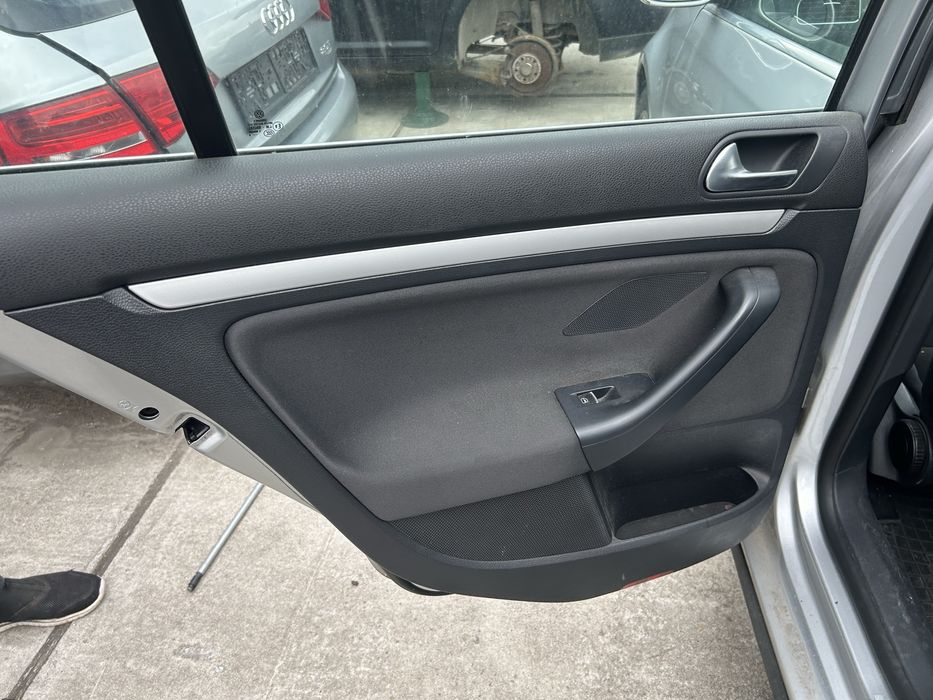 Set fete usi Vw passat b6 break model cu perdelute
