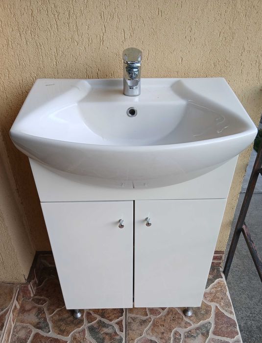 Vand lavoar plus mobilier baie