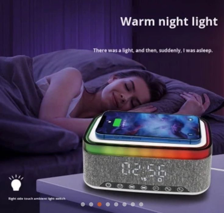 Безжична Bluetooth колонка с функция за зареждане на телефон отгоре, RGB дизайн, аларма и часовник.