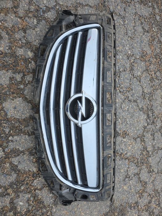 Решетка опел инсигния