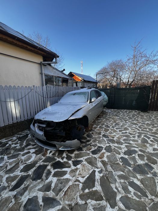 Dezmembre BMW 320d e90