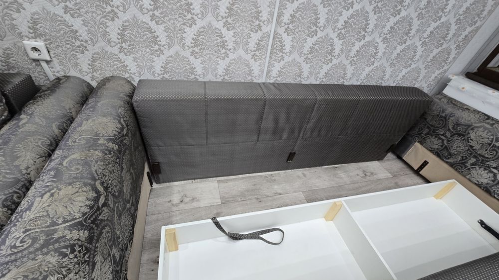 Продам Диван с Креслом