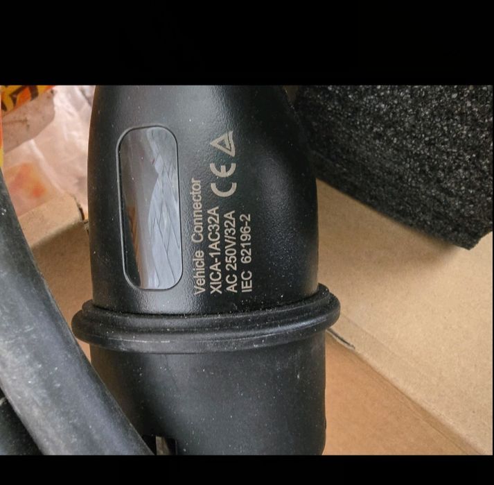 Зарядна станция WOLFBOX