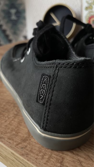 Детски кожени обувки Keen номер 33