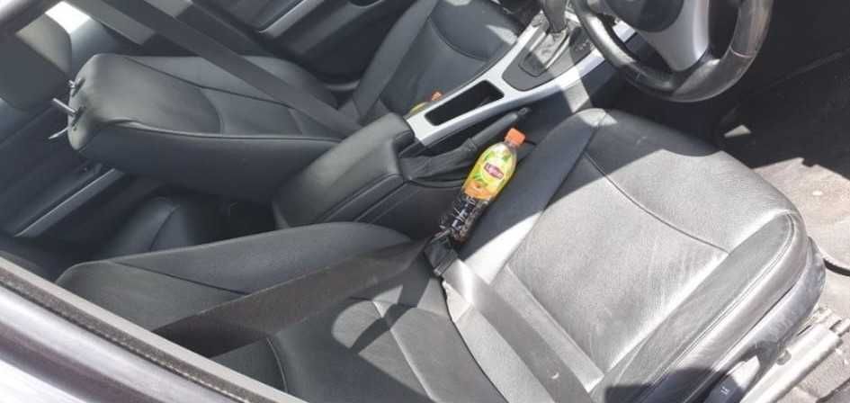 Dezmembrez Bmw E90 Motor cutie Oglinda usa Aripa stop far radiator inj