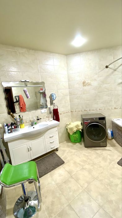 Уч хонали учинчи қавватда 122 м2 (мулжал Самкочавто)