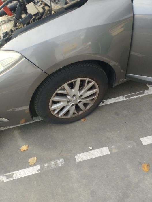 Bara fata capota aripa far Renault fluence