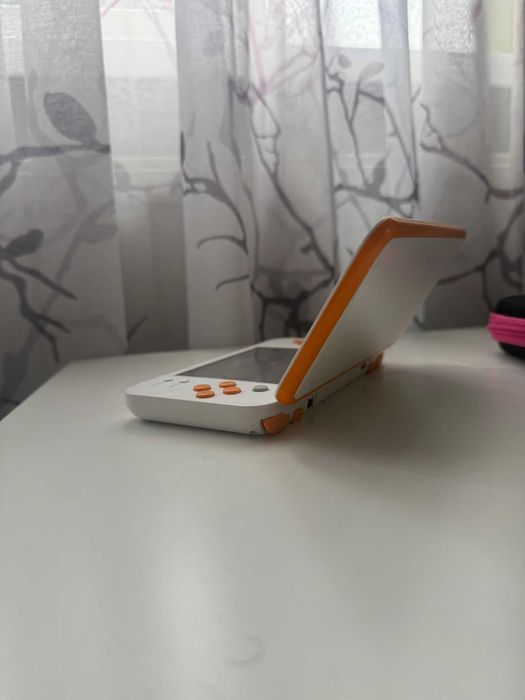 Consola Nintendo New 2Ds Xl, White & Orange