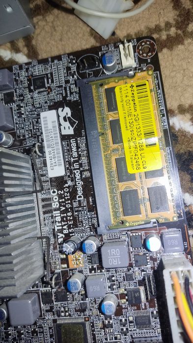 Продам материнскую плату