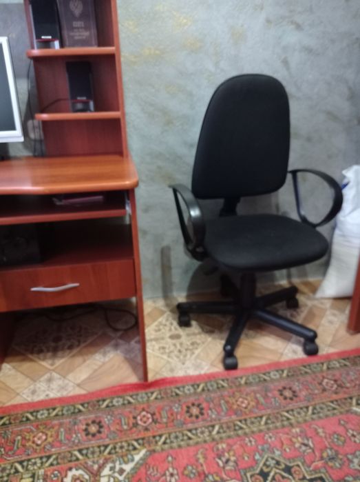 Продам раскладушку,стол и кресло