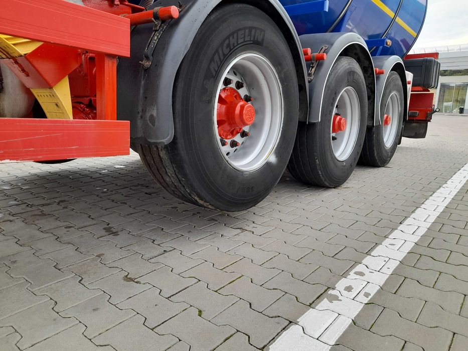 Cisterna bitum Kassbohrer