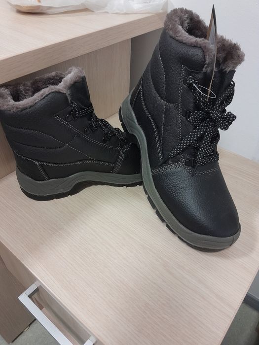 Продам зимние тёплые сапоги