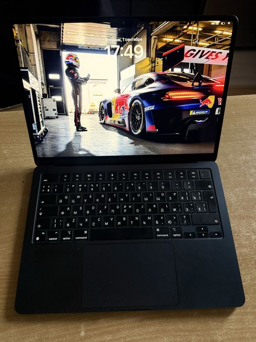 Продам Macbook air m2 16gb