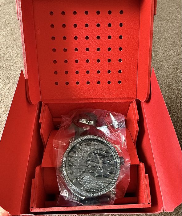Часовник Diesel от колекция Mini Daddy